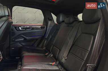 Позашляховик / Кросовер Porsche Cayenne 2019 в 
