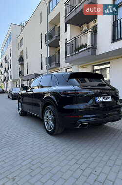 Позашляховик / Кросовер Porsche Cayenne 2019 в 