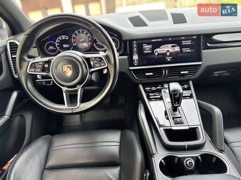 Внедорожник / Кроссовер Porsche Cayenne 2018 в Черновцах
