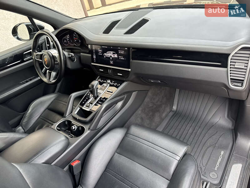 Внедорожник / Кроссовер Porsche Cayenne 2018 в Черновцах