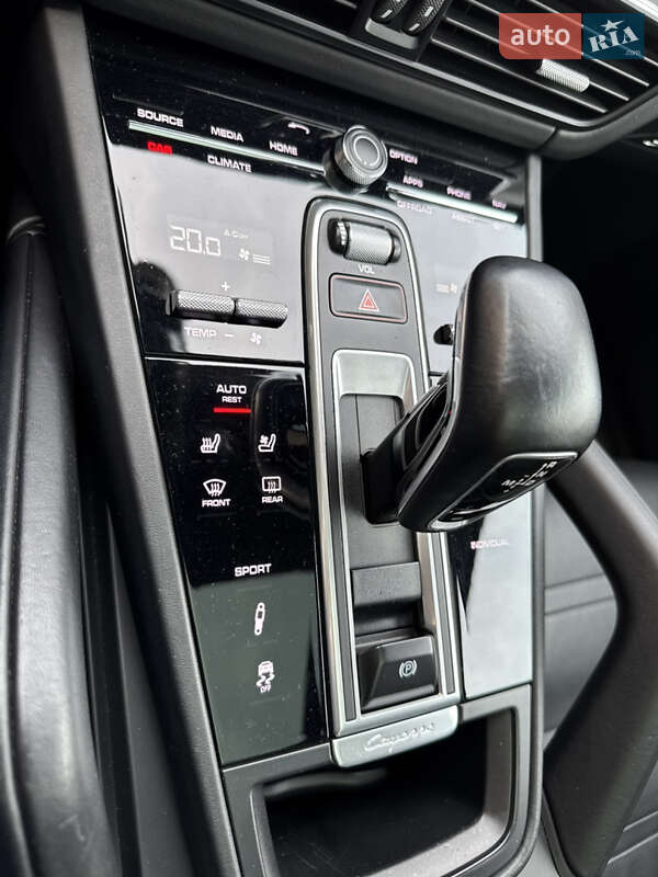 Внедорожник / Кроссовер Porsche Cayenne 2018 в Черновцах