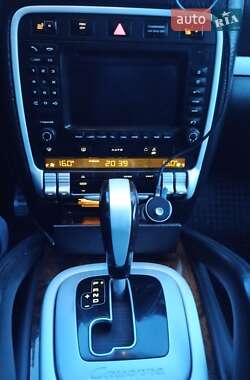 Внедорожник / Кроссовер Porsche Cayenne 2006 в 