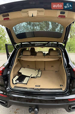 Внедорожник / Кроссовер Porsche Cayenne 2014 в 