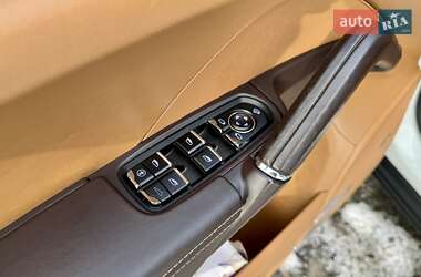 Внедорожник / Кроссовер Porsche Cayenne 2012 в 