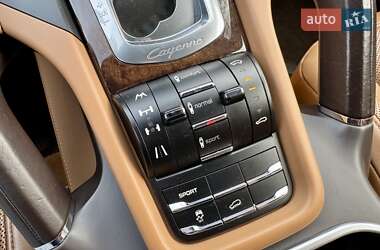 Внедорожник / Кроссовер Porsche Cayenne 2012 в 