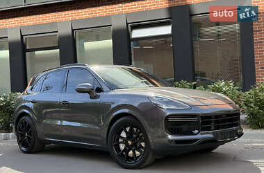 Внедорожник / Кроссовер Porsche Cayenne 2018 в 