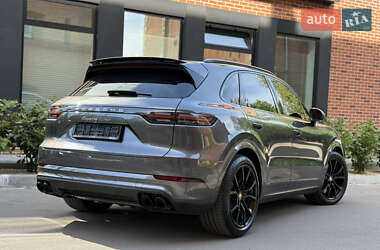 Внедорожник / Кроссовер Porsche Cayenne 2018 в 