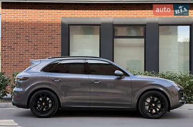Внедорожник / Кроссовер Porsche Cayenne 2018 в 