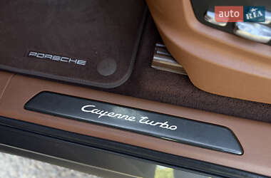 Внедорожник / Кроссовер Porsche Cayenne 2018 в 