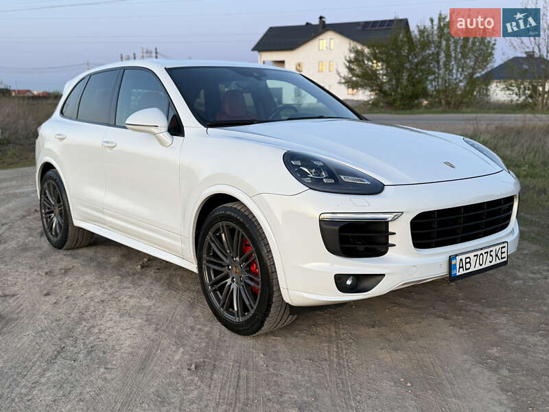 Внедорожник / Кроссовер Porsche Cayenne 2015 в Виннице