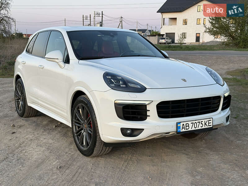 Внедорожник / Кроссовер Porsche Cayenne 2015 в Виннице