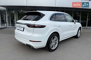 Внедорожник / Кроссовер Porsche Cayenne 2022 в 
