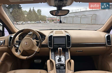 Внедорожник / Кроссовер Porsche Cayenne 2010 в 