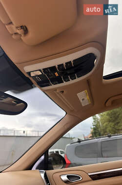 Внедорожник / Кроссовер Porsche Cayenne 2010 в 