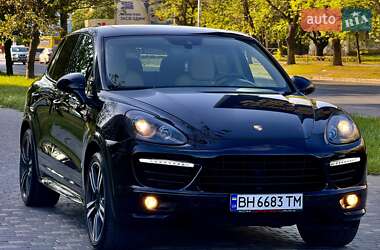 Внедорожник / Кроссовер Porsche Cayenne 2013 в 