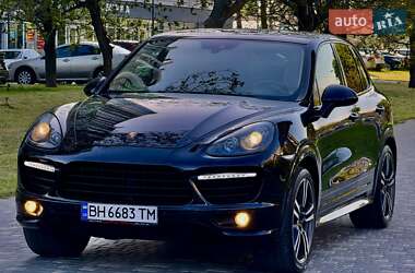 Внедорожник / Кроссовер Porsche Cayenne 2013 в 