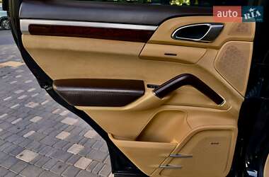 Внедорожник / Кроссовер Porsche Cayenne 2013 в 