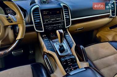 Внедорожник / Кроссовер Porsche Cayenne 2013 в 