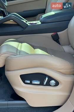 Позашляховик / Кросовер Porsche Cayenne 2020 в 