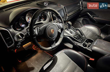 Внедорожник / Кроссовер Porsche Cayenne 2013 в 