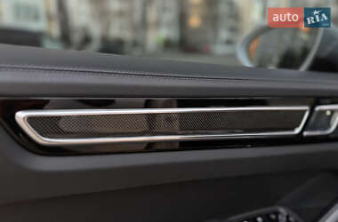 Внедорожник / Кроссовер Porsche Cayenne 2019 в 