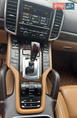 Позашляховик / Кросовер Porsche Cayenne 2013 в 