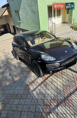 Позашляховик / Кросовер Porsche Cayenne 2011 в 