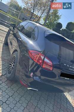 Позашляховик / Кросовер Porsche Cayenne 2011 в 