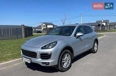 Внедорожник / Кроссовер Porsche Cayenne 2015 в 