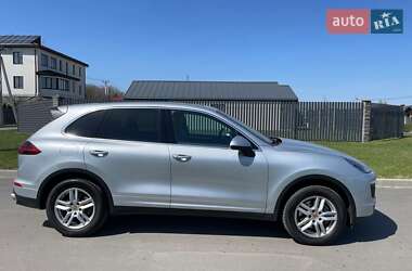 Внедорожник / Кроссовер Porsche Cayenne 2015 в 