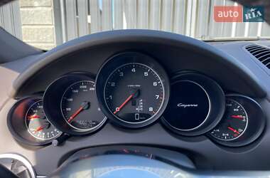 Внедорожник / Кроссовер Porsche Cayenne 2015 в 