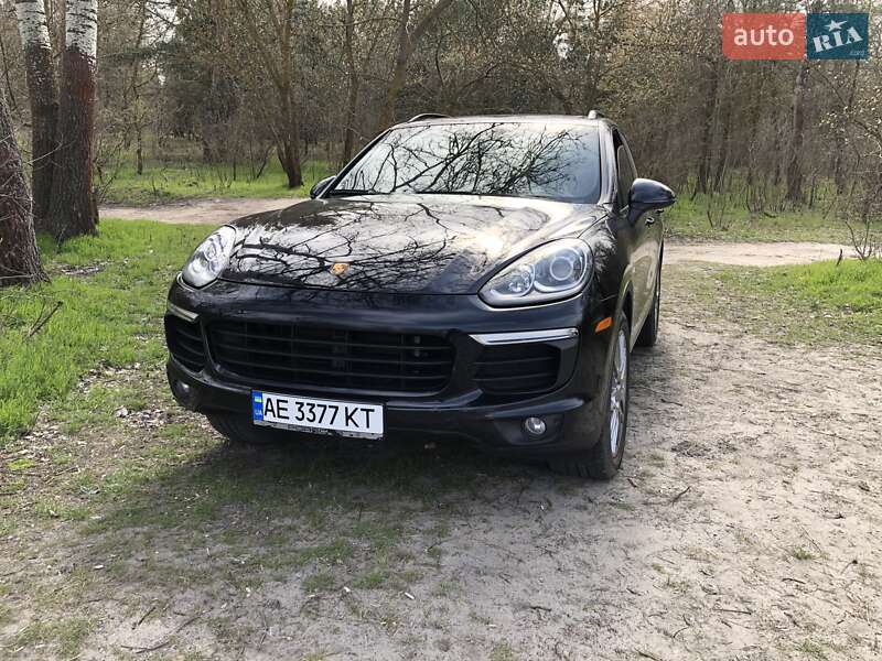 Внедорожник / Кроссовер Porsche Cayenne 2016 в Днепре