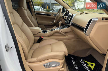 Внедорожник / Кроссовер Porsche Cayenne 2014 в 