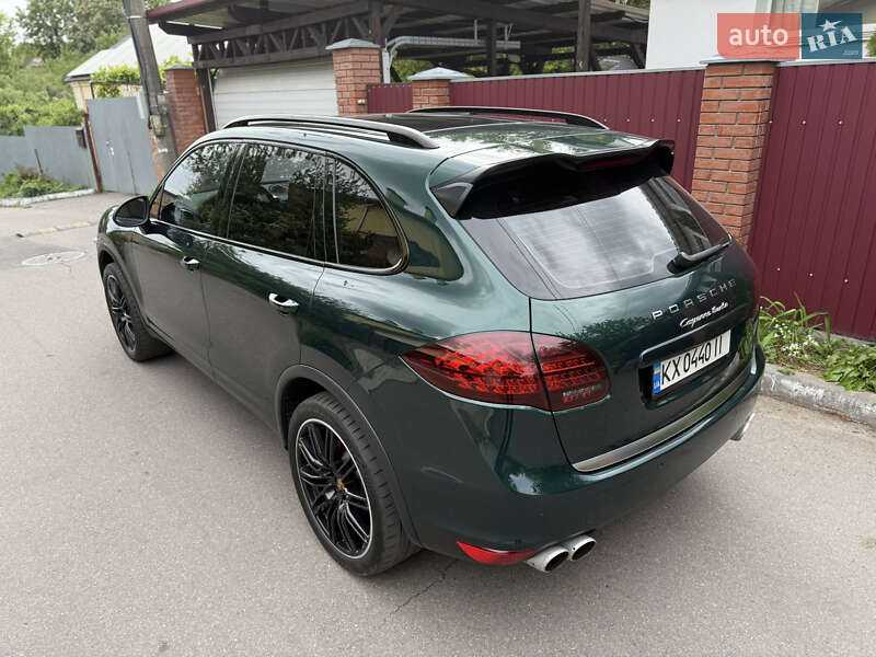 Позашляховик / Кросовер Porsche Cayenne 2013 в Києві