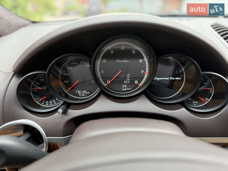 Позашляховик / Кросовер Porsche Cayenne 2013 в Києві