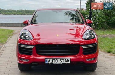 Внедорожник / Кроссовер Porsche Cayenne 2015 в 