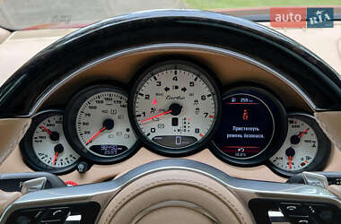 Внедорожник / Кроссовер Porsche Cayenne 2015 в 