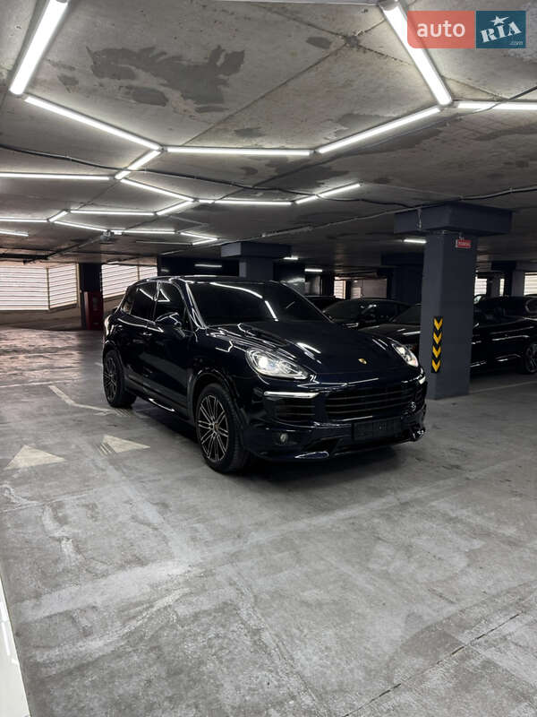 Позашляховик / Кросовер Porsche Cayenne 2015 в Одесі