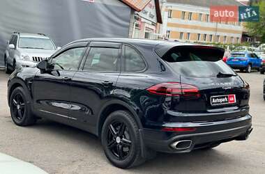 Внедорожник / Кроссовер Porsche Cayenne 2015 в 
