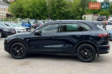 Внедорожник / Кроссовер Porsche Cayenne 2015 в 