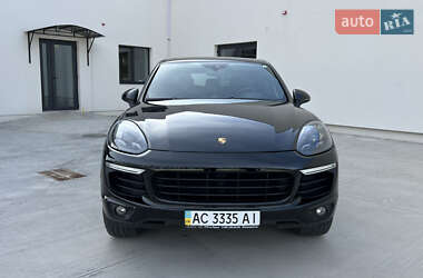 Внедорожник / Кроссовер Porsche Cayenne 2016 в 