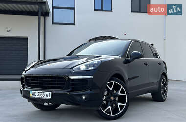 Внедорожник / Кроссовер Porsche Cayenne 2016 в Луцке