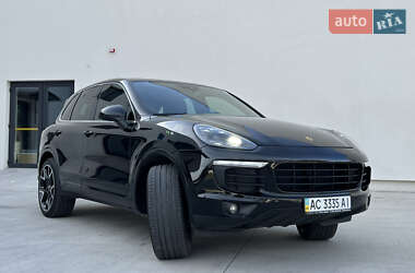 Внедорожник / Кроссовер Porsche Cayenne 2016 в 