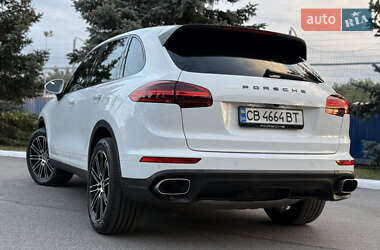 Внедорожник / Кроссовер Porsche Cayenne 2015 в 