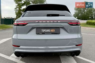 Позашляховик / Кросовер Porsche Cayenne 2018 в 