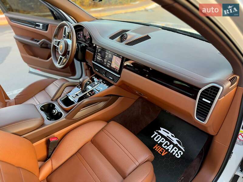Внедорожник / Кроссовер Porsche Cayenne 2018 в Киеве