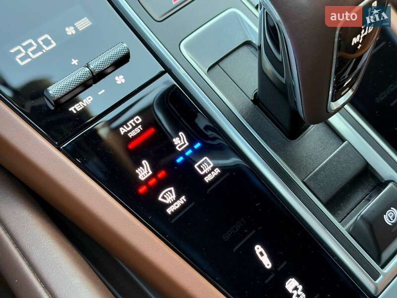 Внедорожник / Кроссовер Porsche Cayenne 2018 в Киеве