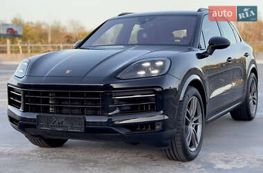 Позашляховик / Кросовер Porsche Cayenne 2023 в 