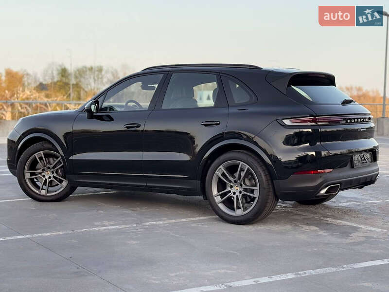 Внедорожник / Кроссовер Porsche Cayenne 2023 в Киеве
