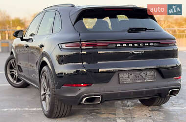 Позашляховик / Кросовер Porsche Cayenne 2023 в 